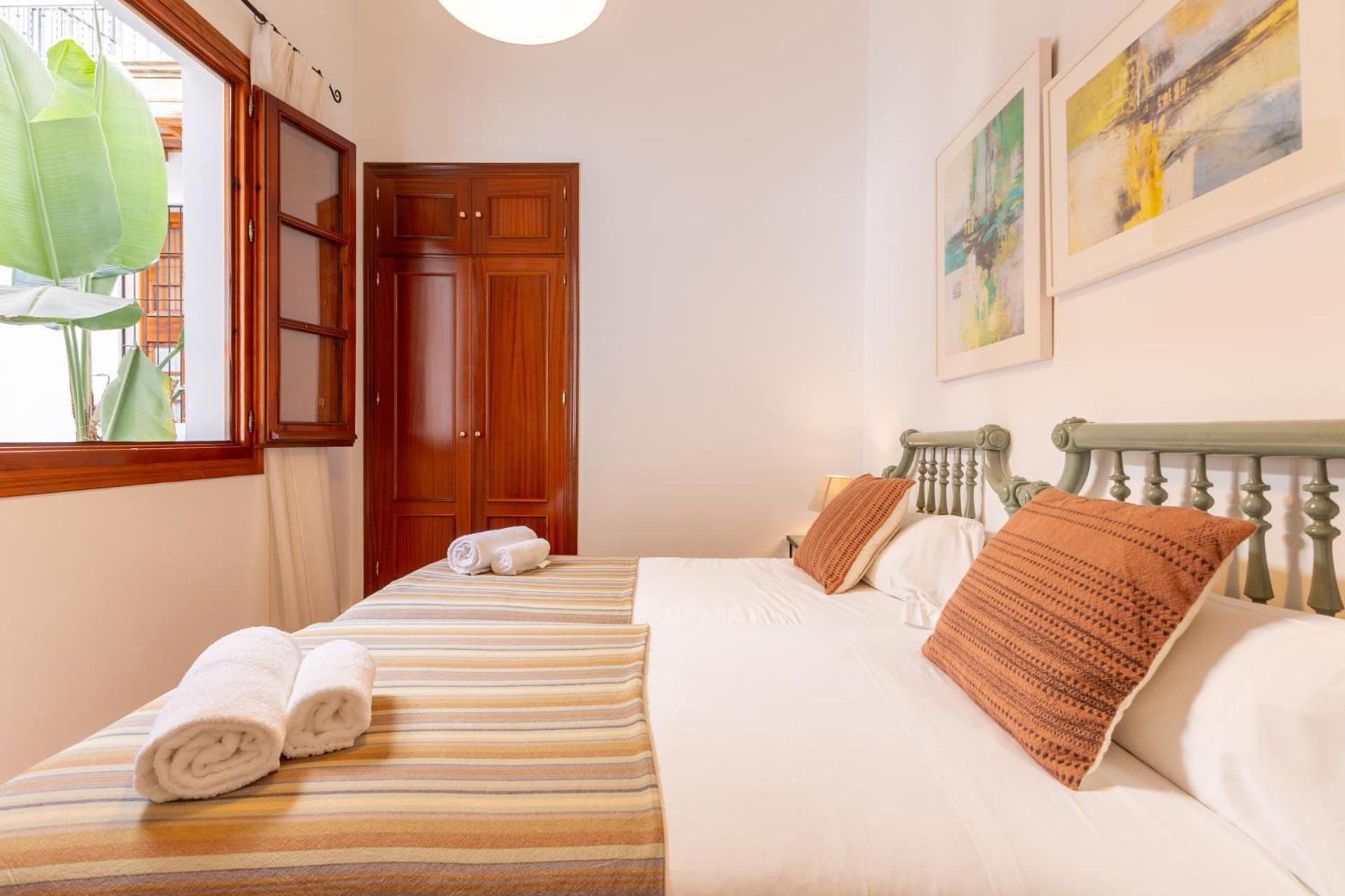 Abades Giralda Deluxe By Valcambre Sevilla