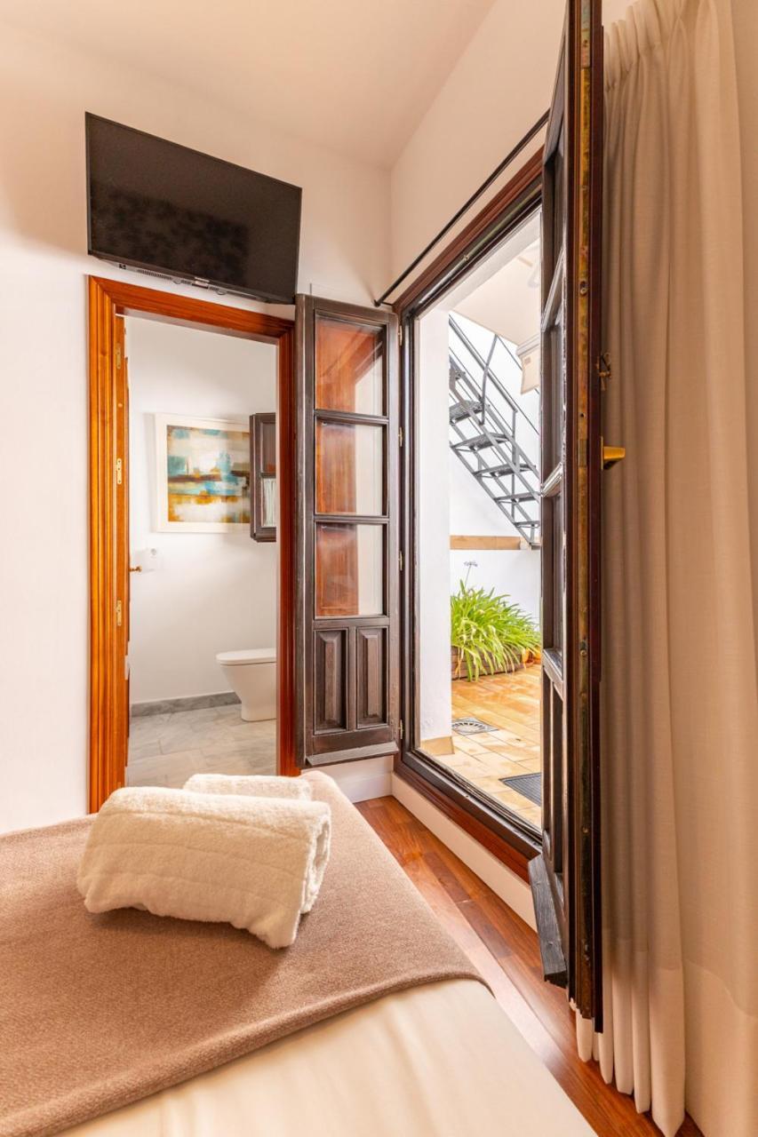 Abades Giralda Deluxe By Valcambre Sevilla